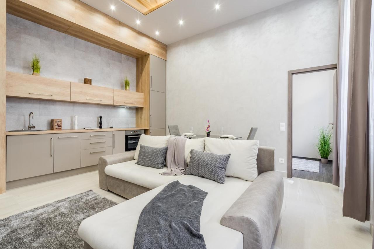 Appartamento Nirvana Suite,3 Bedrooms, 2 Bathrooms, Acs Budapest